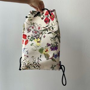 Neoprene triangl bag